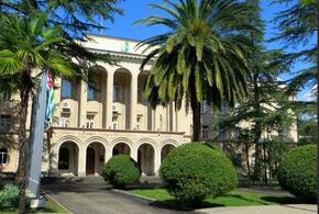 В Абхазии увольняются высокие государственные чиновники