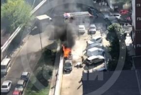 В центре Сочи в крупном ЖК  сгорели все мусорные контейнеры