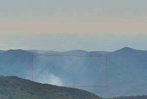 В Геленджике большой лесной пожар тушат с вертолета МИ-8