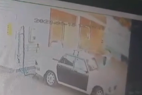 В Краснодаре неизвестный парень распылил газовый баллончик в лицо ребенку