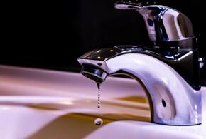 Жители трех городов Кубани сидят без воды вторые сутки из-за аварии 