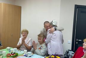 Депутат гордумы Андрей Анашкин продолжает поздравлять ветеранов с Днём пожилого человека
