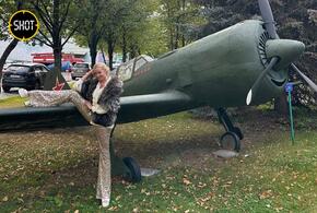 Это позор!: в Сети хейтят балерину Волочкову из-за фото с самолетом времен войны