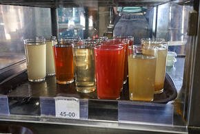 Назван самый опасный напиток для людей любого возраста