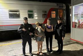 Уже на второй минуте гости праздновали успех после точного броска Никиты Макеева.