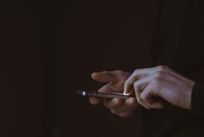 Работают по-новому: телефонные мошенники могут отобрать жилье у своих жертв