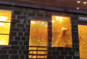 В Сочи загорелись два частных дома