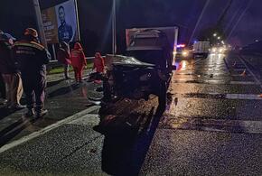  32-летний водитель погиб на Кубани в результате столкновения его машины с грузовиком