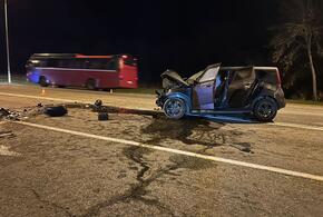 «Ладу» расплющило: на дороге «Новороссийск - Керченский пролив» произошло страшное ДТП