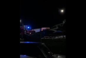 На Кубани в аварии двух большегрузов сгорела фура 