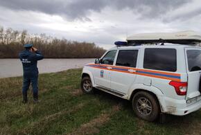 В Адыгее уже пятые сутки ищут 10-летнего ребенка, пропавшего после падения автомобиля в реку