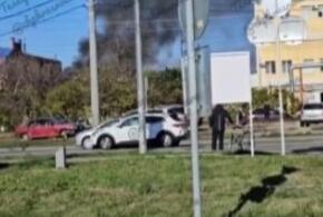 В Краснодаре начался сильный пожар на улице Тихорецкой