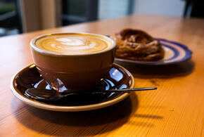 В Великом Новгороде трехлетний мальчик утонул в бассейне сауны, а в Волгограде прогремел взрыв на заводе: что произошло, пока вы спали