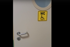 В ККБ №1 не прикрывается дверь туалета для инвалидов