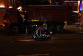 «Странно вилял»: в Сочи задержали пьяного и без прав скутериста