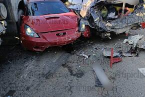 Сразу шесть иномарок разбиты в хлам в ДТП с грузовиком в Краснодаре