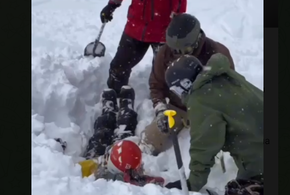 Сноубордист сам спровоцировал лавину