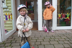 Простуженный воспитатель работал с детьми в детском саду