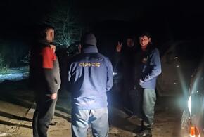 Машина застряла на размытой дождями, непроходимой дороге