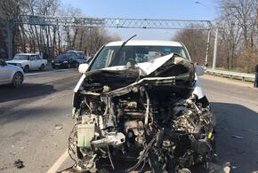 В одной из машин, разбитых в хлам, находились мигранты