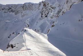 В горах Сочи шестерых туристов завалило лавиной