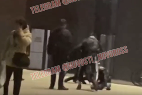 Беспредел: молодых парней избили прямо возле ТЦ в Новороссийске