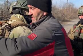 Дедушка вышел весь в слезах: как наших военных встречали в Авдеевке