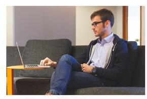 Эксперты рассказали, почему россияне все чаще обращаются к финансовым советникам