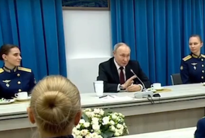 Президент сравнил череду ежедневных событий с водопадом