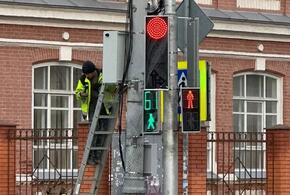 Светофоры на шести перекрестках в Краснодаре отключили на несколько дней