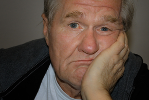 Почти половина, а именно, 43% предприятий и организаций в Краснодаре принимают на работу пенсионеров на общих основаниях, еще 30% - на отдельные должности. Это выяснил сервис по поиску работы.  Пенсионеры особенно затребованы в качестве квалифицированных рабочих, инженеров, продавцов и кладовщиков.  Молодых рабочих рук не хватает. «Старение» сотрудников - следствие демографической ямы.  «Живая Кубань» тоже провела свой опрос, и выяснила, что сейчас особенно не хватает рабочих рук в торговле. Продавцами, кас