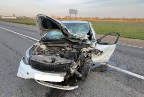 Авария между грузовиком и легковушкой на Кубани