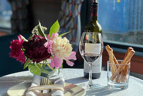 Столичных туристов повезут на «винном поезде» в Краснодарский край