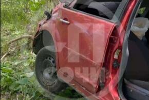 В Сочи в 30-метровый обрыв у села Пластунка рухнула легковая машина