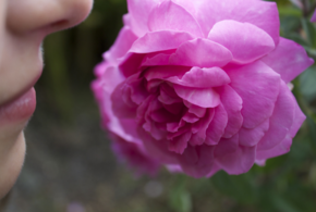 Как запах пиона влияет на людей