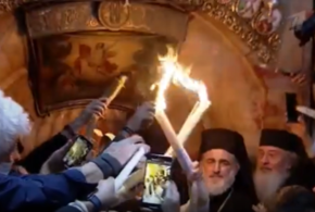 Чудо Божье свершилось: Благодатный огонь сошел над гробом Господнем 