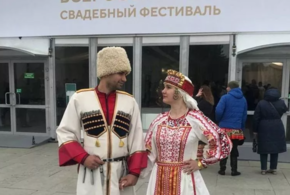 Кубанские жених и невеста зарегистрируют брак со 150 парами