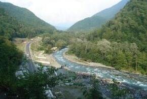 Популярный курорт Красная Поляна может остаться без горных склонов из-за угрозы селей и оползней