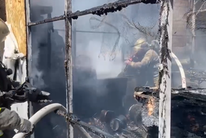 Появились кадры пожара на складе с топливом в Краснодаре