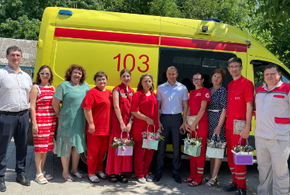 Депутат Андрей Анашкин поздравил с профессиональным праздником медиков из станицы Старокорсунской на Кубани