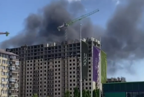 Густой черный дым: в Прикубанском округе Краснодара горит высотка