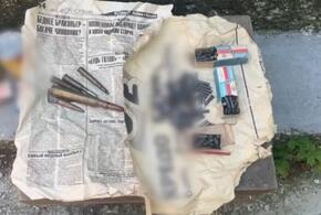 Ружья, патроны и ножи: пенсионер из Геленджика хранил дома целый арсенал оружия