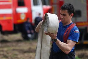 В Сочи огонь охватил 140 «квадратов» частного дома