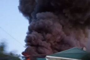 Взрывы и клубы черного дыма напугали жителей станицы Динской Краснодарского края 