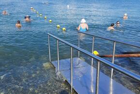 Инвалидам и старикам: в Новороссийске оборудуют пляж для маломобильных туристов