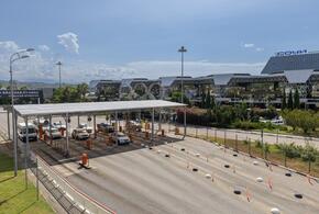 С 1 августа тарифы на парковку повышает аэропорт Сочи