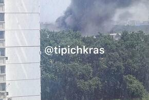 В Краснодаре горят два ангара на 700 квадратных метрах в поселке Плодородном