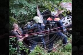  В Сочи автомобиль сорвался в обрыв с горной дороги