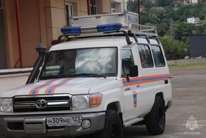 В Сочи заблудившемуся в зарослях опасных колючек туристу  понадобилась помощь спасателей