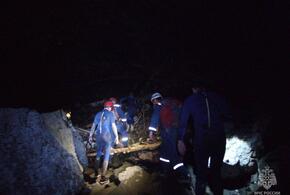 На Кубани застрявших в каньоне туристов спасатели доставали шесть часов